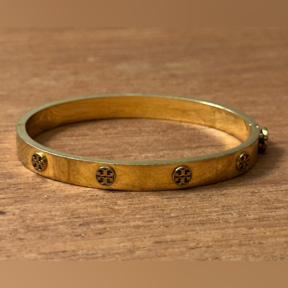 Gold-tone Logo Accent Bangle Bracelet - Tory Burch Style